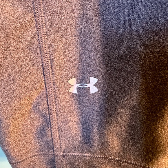Women’s , under armour, cropped leggings, size large. - Picture 4 of 4
